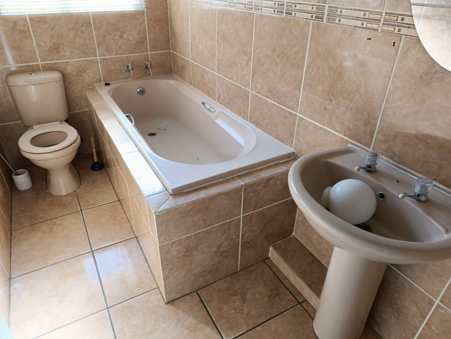 4 Bedroom Property for Sale in Mandela View Free State